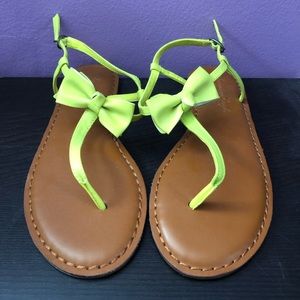 AEO neon bow sandals- SIZE 37!!
